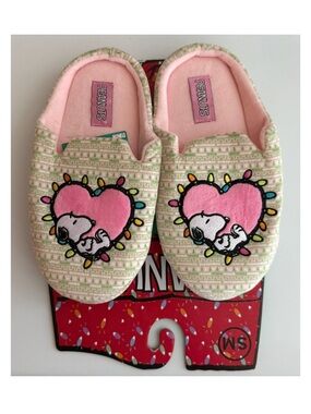 Peanuts nwt Snoopy Pink Heart Christmas lights Indoor Slippers
